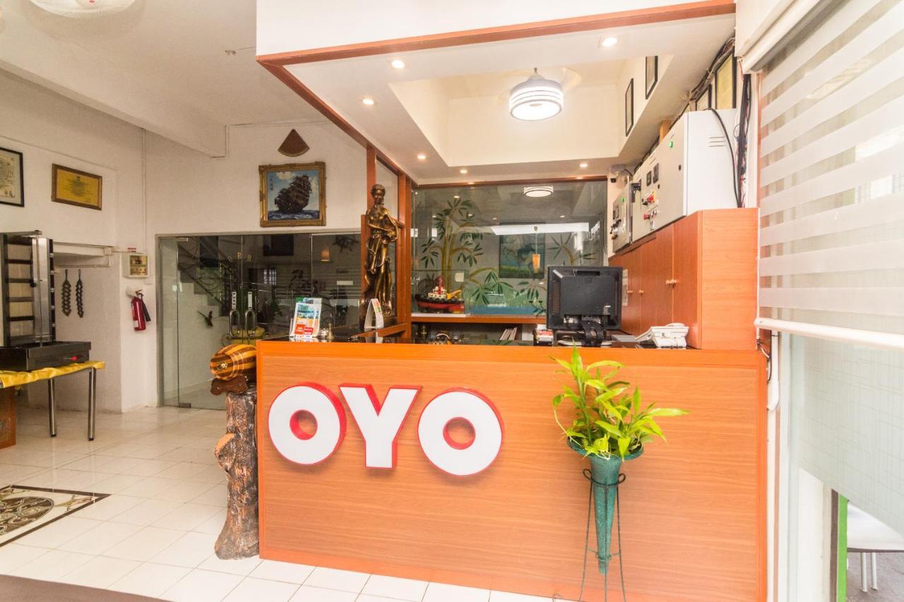 Vaccinated Staff - Oyo 1771 Zeke Hotel Batam Exterior foto
